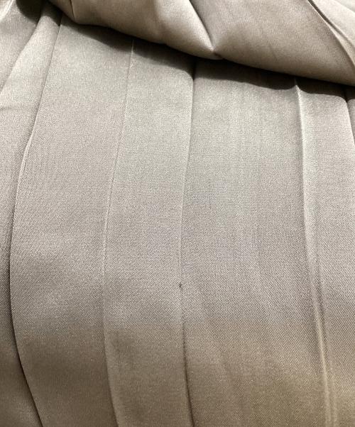 ISSEY MIYAKE WHITE LABEL（イッセイミヤケホワイトレーベル）ISSEY MIYAKE WHITE LABEL (イッセイミヤケホワイトレーベル) プリーツロングスカート オリーブ サイズ:2の古着・服飾アイテム