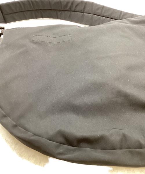 amiacalva（アミアカルヴァ）AMIACALVA (アミアカルヴァ) SPLIT YARN BODYBAG ブラックの古着・服飾アイテム