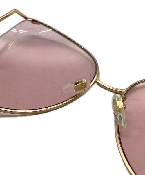 GUCCI（グッチ）GUCCI (グッチ) バタフライ サングラス / GG0252S ゴールド×ピンク サイズ:SIZE 63□18 135の古着・服飾アイテム