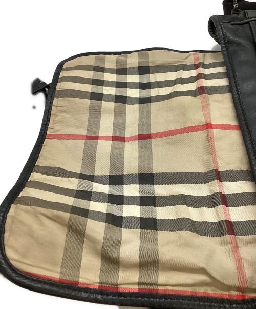 BURBERRY（バーバリー）BURBERRY (バーバリー) ロゴプレート メッセンジャーバッグ ブラックの古着・服飾アイテム
