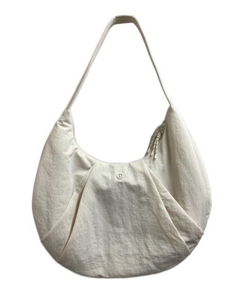 LULULEMON（ルルレモン）LULULEMON (ルルレモン) Pleated Shoulder Bag 10L　/　LW9EJRS アイボリーの古着・服飾アイテム