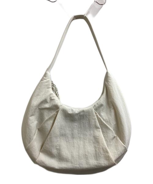 LULULEMON（ルルレモン）LULULEMON (ルルレモン) Pleated Shoulder Bag 10L　/　LW9EJRS アイボリーの古着・服飾アイテム