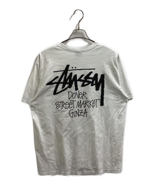 stussy（ステューシー）stussy (ステューシー) DOVER STREET MARKET (ドーバー ストリート マーケット) ロゴプリントTシャツ ホワイト サイズ:Lの古着・服飾アイテム