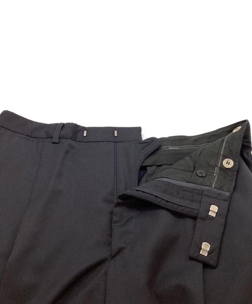 GUCCI（グッチ）GUCCI (グッチ) 3Bスーツ　/　28E7FL ネイビー サイズ:52の古着・服飾アイテム