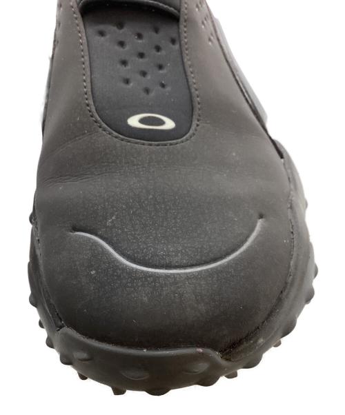 OAKLEY（オークリー）OAKLEY (オークリー) EDGE ICON / ローカットスニーカー / FOF100539 グレー サイズ:26.5cmの古着・服飾アイテム