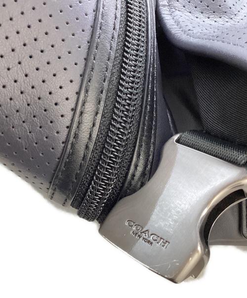 COACH（コーチ）COACH (コーチ) パーフォレイテッド バックパック リュック / F57477 グレーの古着・服飾アイテム
