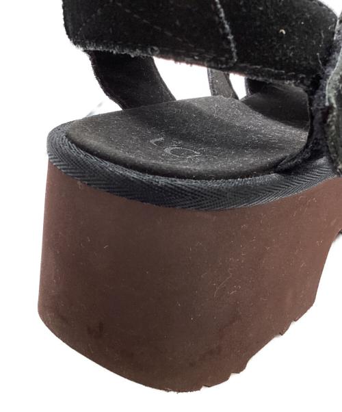 UGG（アグ）UGG (アグ) W NEW HEIGHTS ANKLE STRAP　/　FD1124L ブラック サイズ:24の古着・服飾アイテム