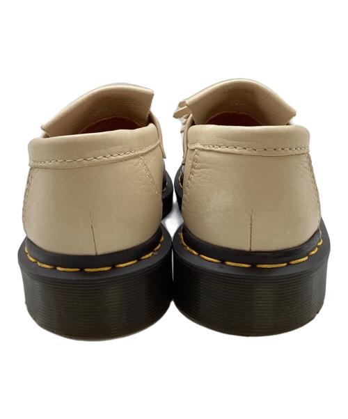 Dr.Martens（ドクターマーチン）Dr.Martens (ドクターマーチン) ADRIAN VIRGNIA タッセルローファー ベージュ サイズ:UK3の古着・服飾アイテム