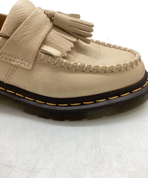 Dr.Martens（ドクターマーチン）Dr.Martens (ドクターマーチン) ADRIAN VIRGNIA タッセルローファー ベージュ サイズ:UK3の古着・服飾アイテム