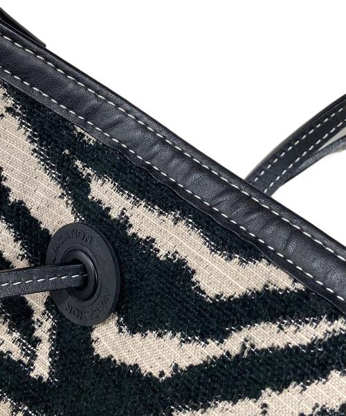 AVACATION（アヴァケーション）avacation (アヴァケーション) LIN ZEBRA Shoulder bag ホワイト×ブラックの古着・服飾アイテム