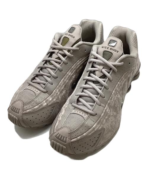 NIKE（ナイキ）NIKE (ナイキ) Shox R4 / HV0934-001 グレー サイズ:28.5の古着・服飾アイテム