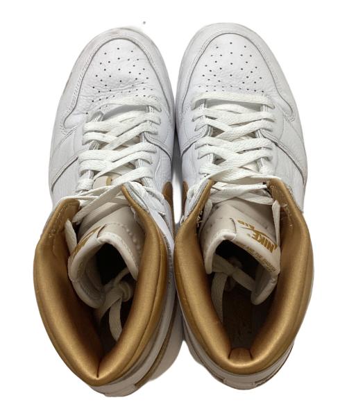 NIKE（ナイキ）NIKE (ナイキ) WMNS AIR JORDAN 1 RETORO HI OG / FD2596-107 ゴールド×ホワイト サイズ:29の古着・服飾アイテム