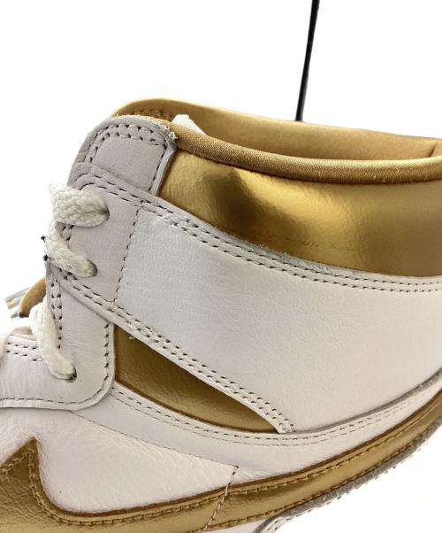 NIKE（ナイキ）NIKE (ナイキ) WMNS AIR JORDAN 1 RETORO HI OG / FD2596-107 ゴールド×ホワイト サイズ:29の古着・服飾アイテム