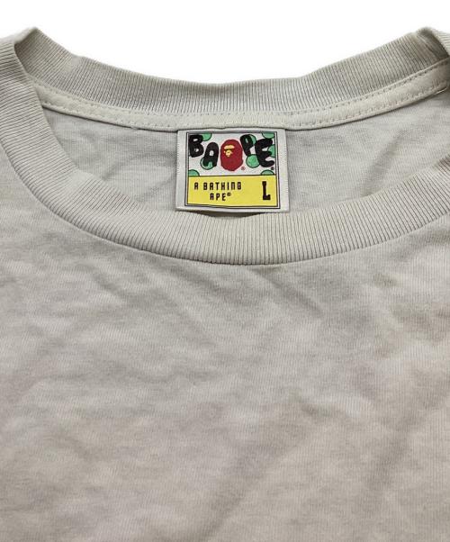 A BATHING APE（アベイシングエイプ）A BATHING APE (アベイシングエイプ) サイドシャークTシャツ ホワイト サイズ:Lの古着・服飾アイテム