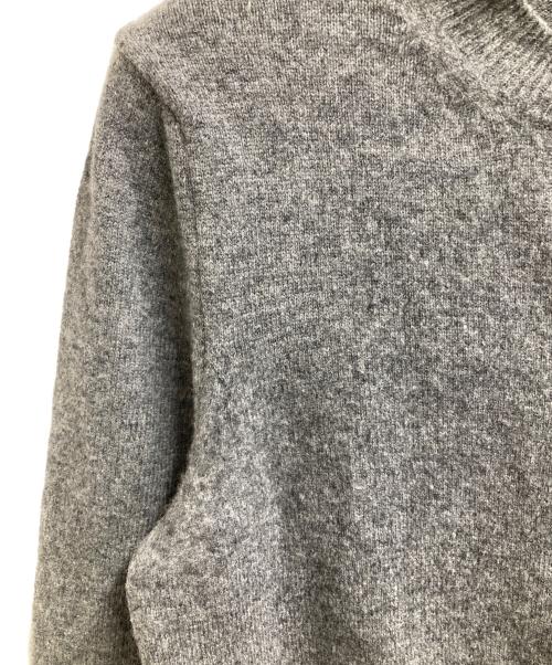 PLAY COMME des GARCONS（プレイコムデギャルソン）PLAY COMME des GARCONS (プレイコムデギャルソン) ハートワッペンカーディガン グレー サイズ:Sの古着・服飾アイテム