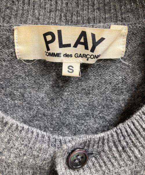 PLAY COMME des GARCONS（プレイコムデギャルソン）PLAY COMME des GARCONS (プレイコムデギャルソン) ハートワッペンカーディガン グレー サイズ:Sの古着・服飾アイテム