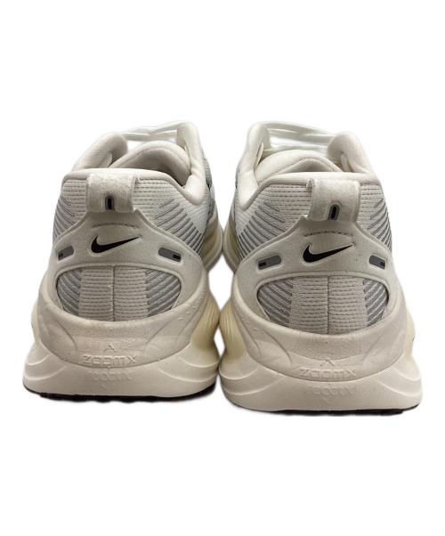 NIKE（ナイキ）NIKE (ナイキ) Vomero 18　/　HM6803-101 ホワイト サイズ:28の古着・服飾アイテム