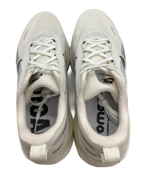 NIKE（ナイキ）NIKE (ナイキ) Vomero 18　/　HM6803-101 ホワイト サイズ:28の古着・服飾アイテム