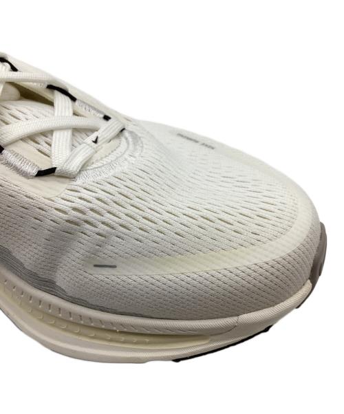 NIKE（ナイキ）NIKE (ナイキ) Vomero 18　/　HM6803-101 ホワイト サイズ:28の古着・服飾アイテム