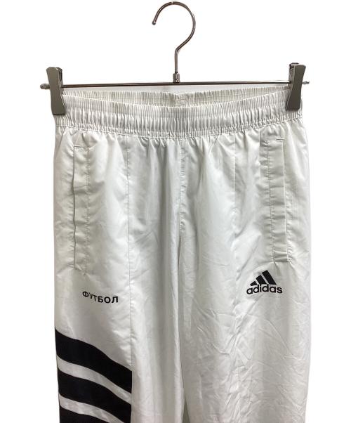 adidas（アディダス）adidas (アディダス) Gosha Rubchinskiy (ゴーシャラブチンスキー) コラボ ナイロントラックパンツ ホワイト サイズ:XSの古着・服飾アイテム