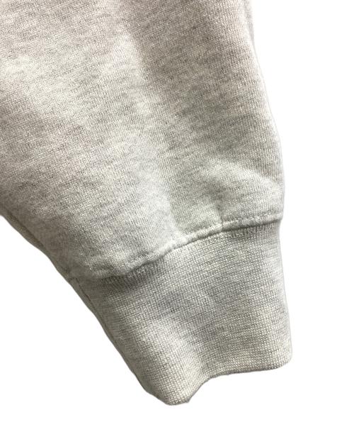 FOG ESSENTIALS（フィアオブゴッド エッセンシャル）FOG ESSENTIALS (フィアオブゴッド エッセンシャル) フロッキープリントクルーネックスウェット グレー サイズ:Sの古着・服飾アイテム