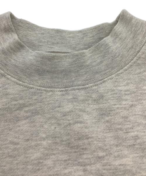 FOG ESSENTIALS（フィアオブゴッド エッセンシャル）FOG ESSENTIALS (フィアオブゴッド エッセンシャル) フロッキープリントクルーネックスウェット グレー サイズ:Sの古着・服飾アイテム