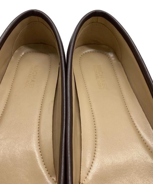MICHAEL MICHAEL KORS（マイケル マイケルコース）MICHAEL MICHAEL KORS (マイケル マイケルコース) フラットパンプス / 1384 ブラウン サイズ:7.5の古着・服飾アイテム
