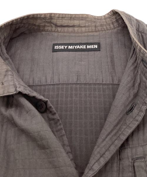 ISSEY MIYAKE MEN（イッセイミヤケメン）ISSEY MIYAKE MEN (イッセイミヤケメン) クロスプラッド 長袖シャツ グレー サイズ:3の古着・服飾アイテム