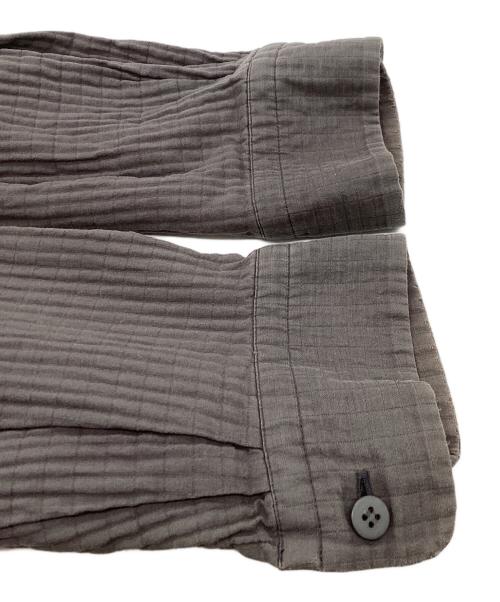 ISSEY MIYAKE MEN（イッセイミヤケメン）ISSEY MIYAKE MEN (イッセイミヤケメン) クロスプラッド 長袖シャツ グレー サイズ:3の古着・服飾アイテム