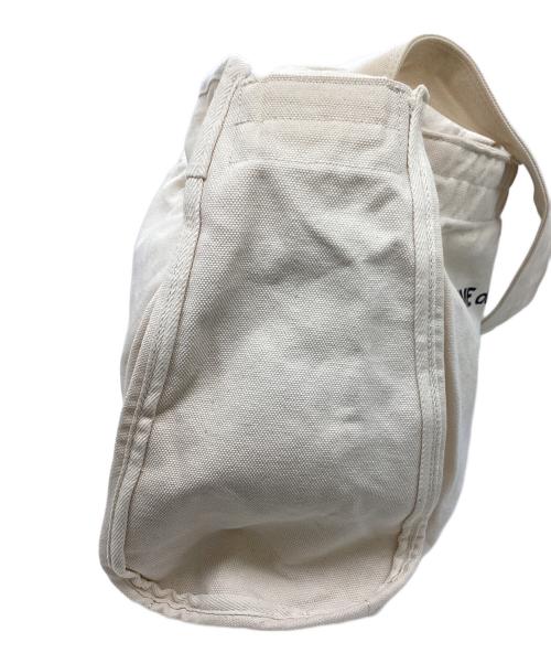 COMME des GARCONS HOMME PLUS（コムデギャルソンオムプリュス）COMME des GARCONS HOMME PLUS (コムデギャルソンオムプリュス) ニュースペーパーバッグ アイボリーの古着・服飾アイテム