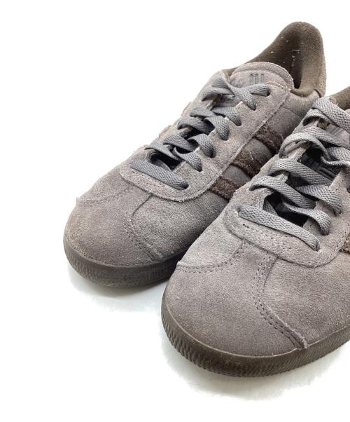 adidas（アディダス）adidas (アディダス) GAZELLE CHARCOAL / BROWN/DARK BROWN / ガゼル / IG2097 ブラウン サイズ:23.5cmの古着・服飾アイテム