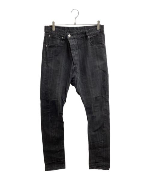 Vivienne Westwood man（ヴィヴィアン ウェストウッド マン）Vivienne Westwood man (ヴィヴィアン ウェストウッド マン) ASYMMETRIC STRIPE JEANS / 立体裁断 ブラック サイズ:46の古着・服飾アイテム