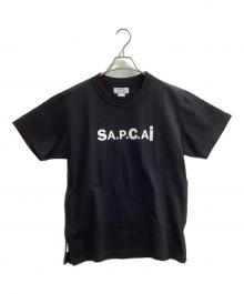 A.P.C.×sacai（アーペーセー×サカイ）の古着「ロゴプリントT　/　23213-1-94291」｜ブラック