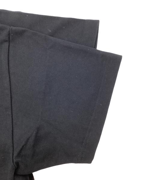 A.P.C.（アーペーセー）A.P.C. (アーペーセー) sacai (サカイ) ロゴプリントT　/　23213-1-94291 ブラック サイズ:Sの古着・服飾アイテム
