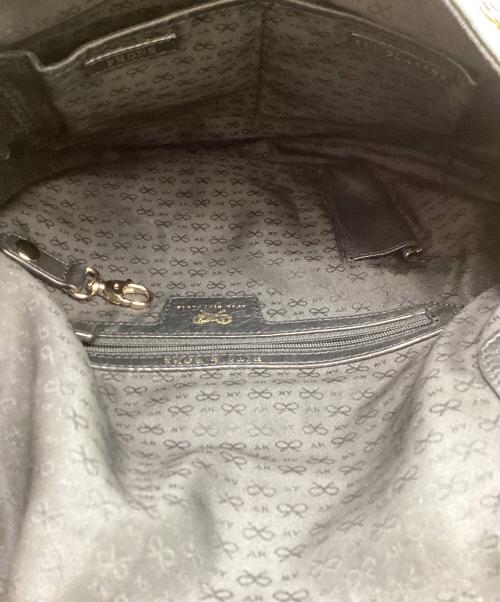 ANYA HINDMARCH（アニヤ・ハインドマーチ）ANYA HINDMARCH (アニヤ・ハインドマーチ) MAXI ZIP ショルダーバッグ ゴールドの古着・服飾アイテム