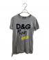 DOLCE & GABBANA（ドルチェ＆ガッバーナ）の古着「ロゴプリントスパンコールＴ」｜グレー