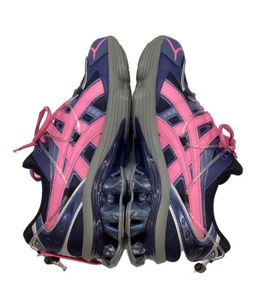 asics（アシックス）asics (アシックス) YOASOBI (ヨアソビ) GEL-KINETIC FLUENT Y PIEDMONT / 1203A837 ネイビー×ピンク サイズ:11の古着・服飾アイテム