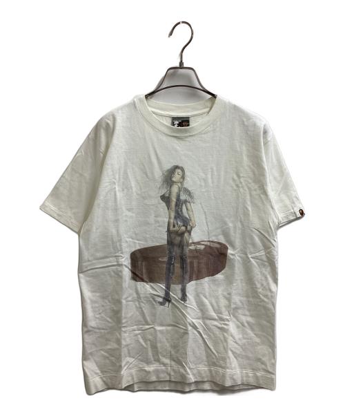 A BATHING APE（アベイシングエイプ）A BATHING APE (アベイシングエイプ) 2002 HAJIME SORAYAMA プリントTシャツ / 空山基 ホワイト サイズ:Mの古着・服飾アイテム