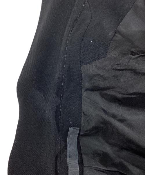 ARMANI COLLEZIONI（アルマーニ コレツィオーニ）ARMANI COLLEZIONI (アルマーニ コレツィオーニ) テーラードジャケット ブラック サイズ:48の古着・服飾アイテム