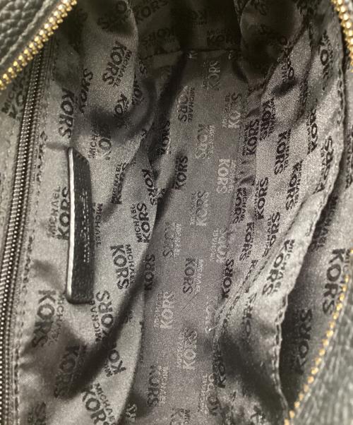 MICHAEL KORS（マイケルコース）MICHAEL KORS (マイケルコース) タッセル付2WAYショルダーバッグ ブラックの古着・服飾アイテム
