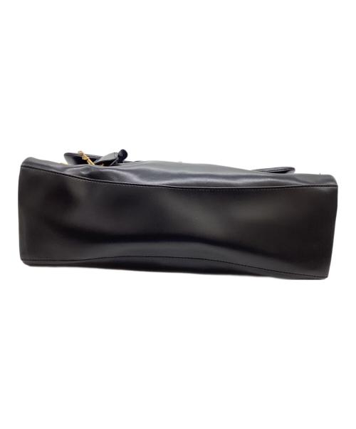 CHARLES & KEITH（チャールズアンドキース）CHARLES & KEITH (チャールズアンドキース) ターンロック ダブルハンドルトラペーズトートバッグ / 30782768 ブラックの古着・服飾アイテム