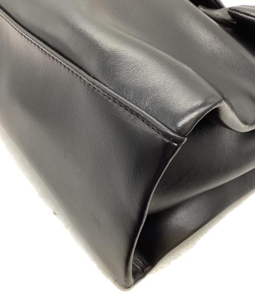 CHARLES & KEITH（チャールズアンドキース）CHARLES & KEITH (チャールズアンドキース) ターンロック ダブルハンドルトラペーズトートバッグ / 30782768 ブラックの古着・服飾アイテム