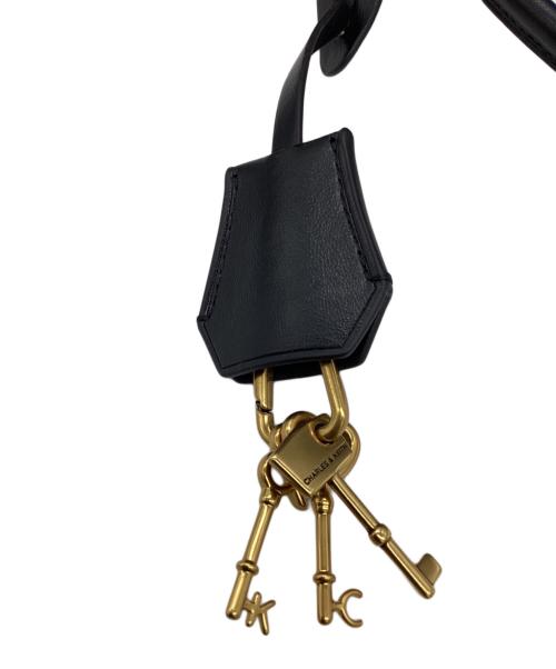 CHARLES & KEITH（チャールズアンドキース）CHARLES & KEITH (チャールズアンドキース) ターンロック ダブルハンドルトラペーズトートバッグ / 30782768 ブラックの古着・服飾アイテム