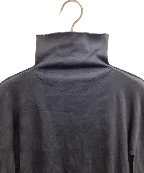 132 5. ISSEY MIYAKE（132 5. イッセイ ミヤケ）132 5. ISSEY MIYAKE (132 5. イッセイ ミヤケ) CUT KNIT / IL51KN701 ブラック サイズ:2の古着・服飾アイテム