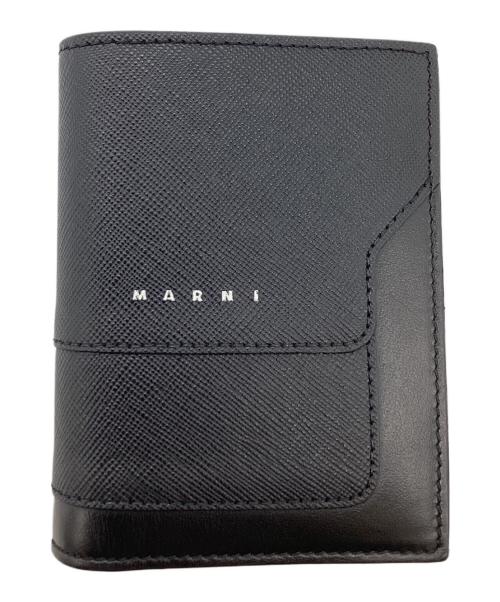 MARNI（マルニ）MARNI (マルニ) サフィアーノ レザー 二つ折りウォレット / PFMOQ14U07 ブラックの古着・服飾アイテム