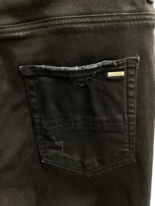 AMIRI（アミリ）AMIRI (アミリ) 蛇腹 クラッシュ加工 バイカー デニムパンツ　/　SR1PXMD001 ブラック サイズ:32の古着・服飾アイテム