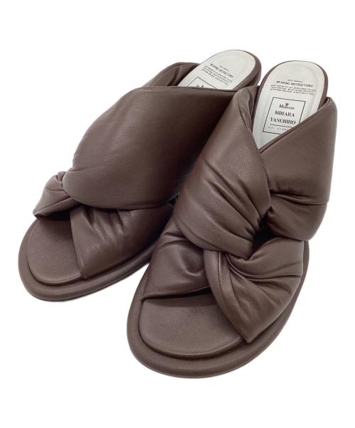Maison MIHARA YASUHIRO（メゾン ミハラ ヤスヒロ）Maison MIHARA YASUHIRO (メゾン ミハラ ヤスヒロ) Banana Heel Puffer Sandals / B16FW709 ブラウン サイズ:40の古着・服飾アイテム