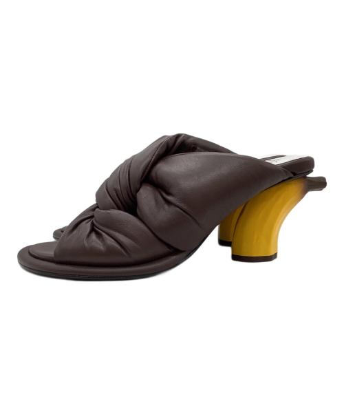Maison MIHARA YASUHIRO（メゾン ミハラ ヤスヒロ）Maison MIHARA YASUHIRO (メゾン ミハラ ヤスヒロ) Banana Heel Puffer Sandals / B16FW709 ブラウン サイズ:40の古着・服飾アイテム