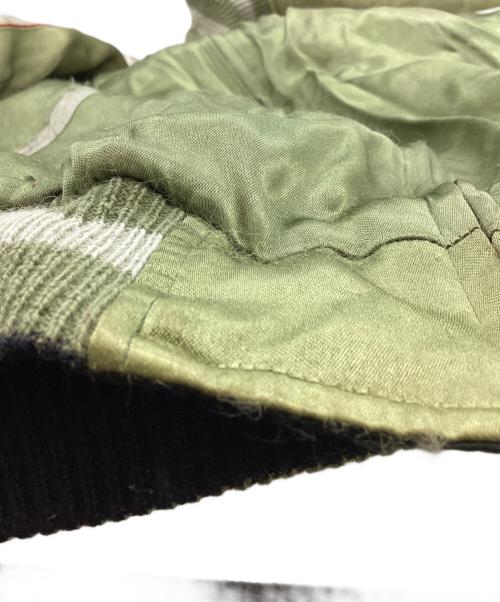 BACK STREET CRAWLER（バックストリートクローラー）BACK STREET CRAWLER (バックストリートクローラー) 鯉刺繍スカジャン オリーブ サイズ:XLの古着・服飾アイテム