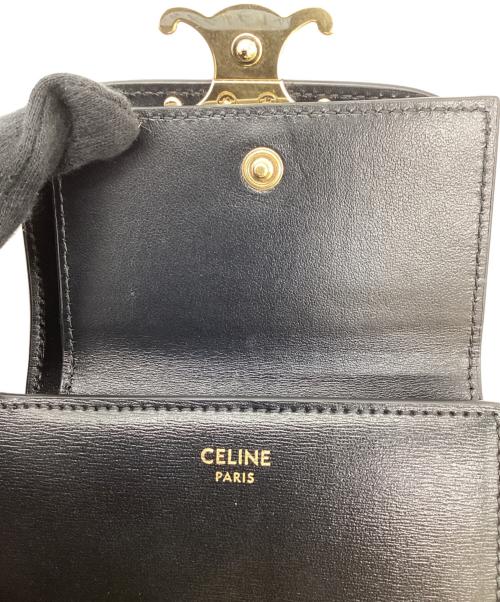 CELINE（セリーヌ）CELINE (セリーヌ) トリオンフ スモール フラップウォレット ブラックの古着・服飾アイテム